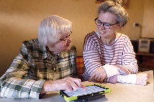 Kommunikation bei Aphasie mit NovaChat